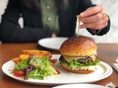 招牌牛肉汉堡-UPPER KITCHEN(延安路店)