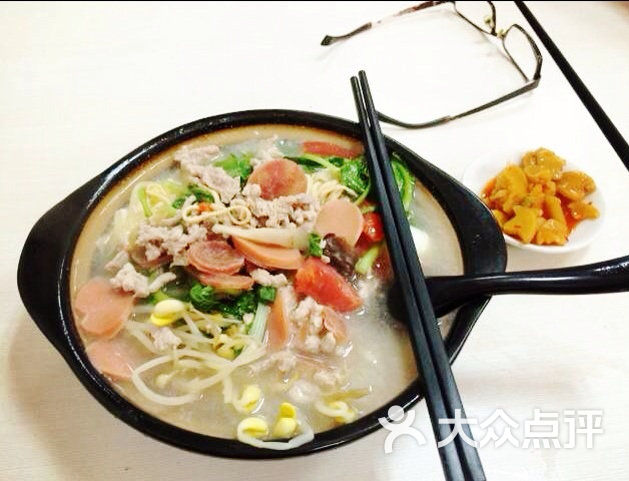 老母鸡汤三鲜面