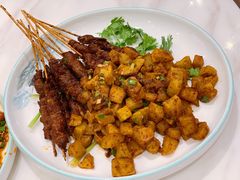 -犇逸·乐山跷脚牛肉·四川现炒(览海店)