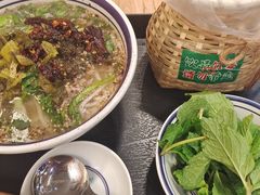 -云阿蛮云南生烫牛肉米线(奉贤路店)