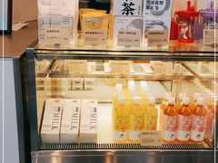 面包甜点陈列柜-喜茶(迪士尼小镇DP店)