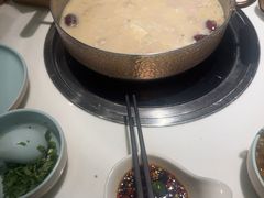-洪氏嗨捞·猪肚鸡火锅(阳光天地店)