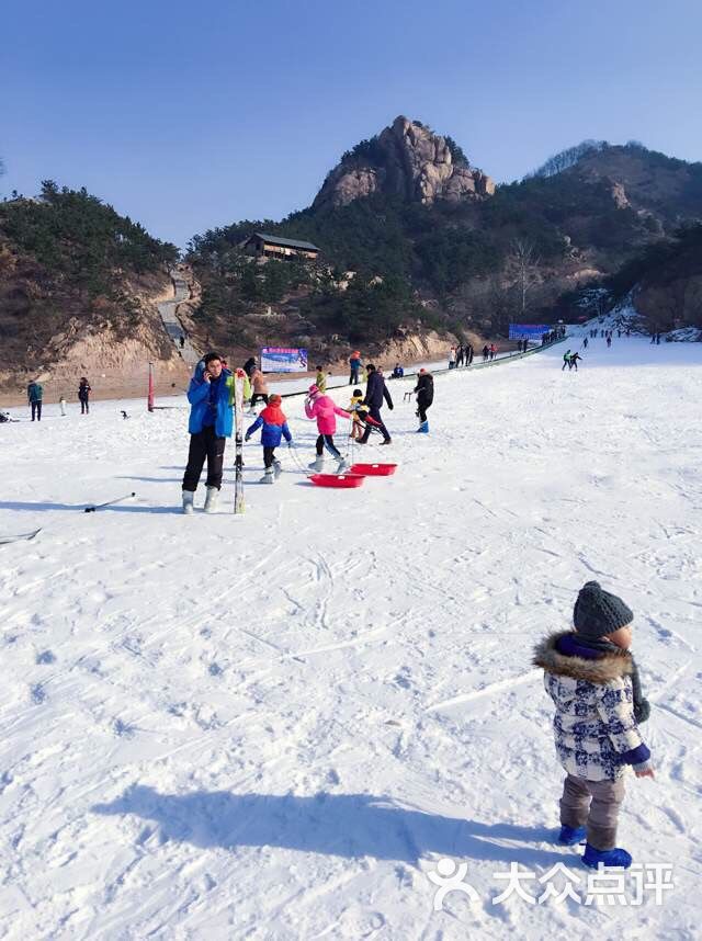 崂山北宅高山滑雪场