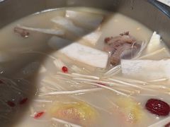 -三人行骨头王火锅(长寿店)