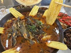 -丹水桥地锅鱼·翘嘴鲌·地方特色全鱼宴(丹江口大坝店)