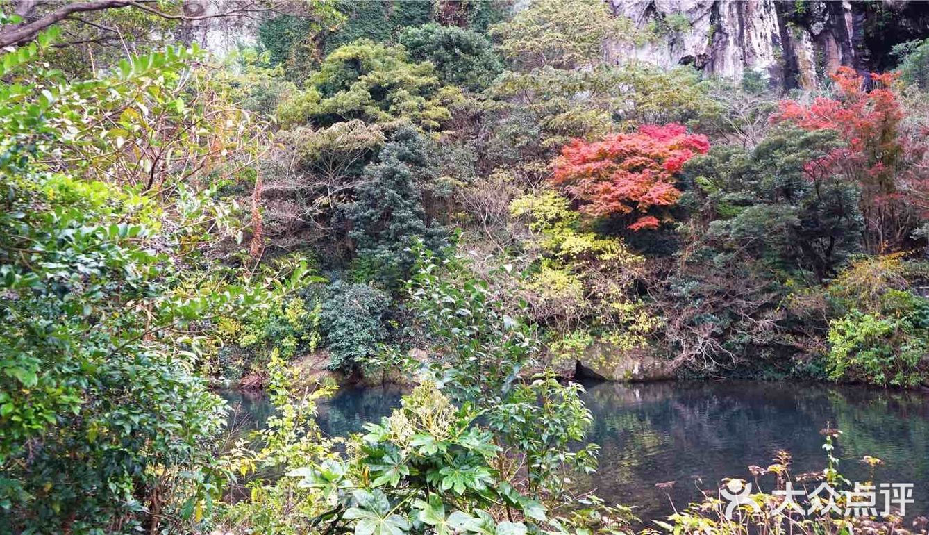 潭水深20m，清澈无比