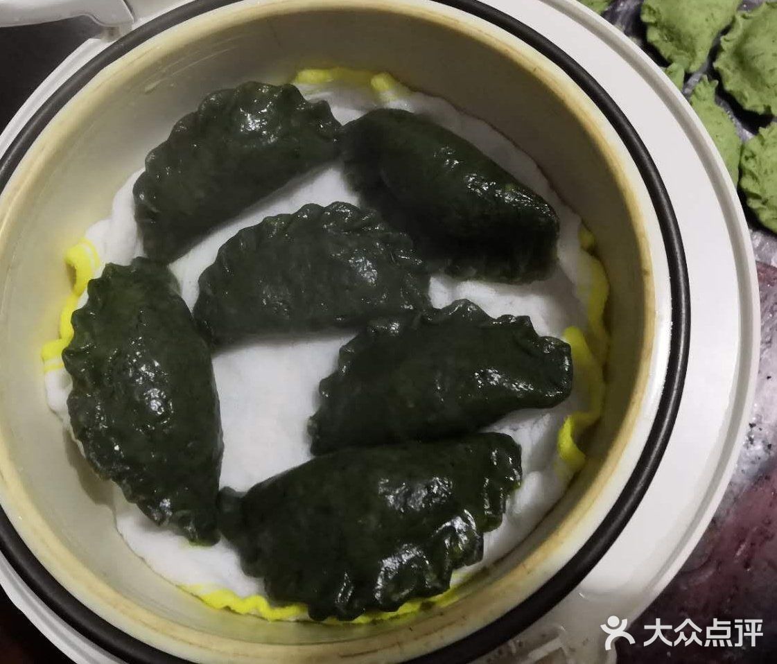到了清明该做艾青饺子啦！