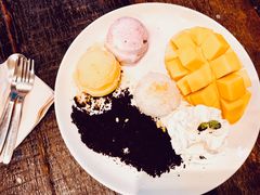 -莓园冰淇淋店