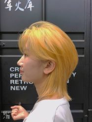 -镁连社·美联社