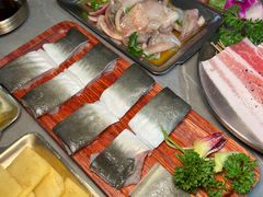 -围炉肉舍•炭烤活鳗•丹东海鲜烤肉(步行街店)