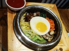 牛肉拌饭-明洞阿姨·韩式酱蟹烤肉·创意料理(三元桥店)