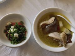 -鲁朗纳麦石锅鸡庄园