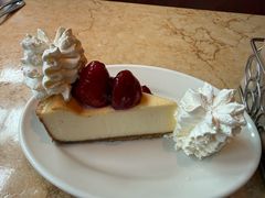 鲜草莓芝士蛋糕-The Cheesecake Factory芝乐坊餐厅(王府中环东座店)