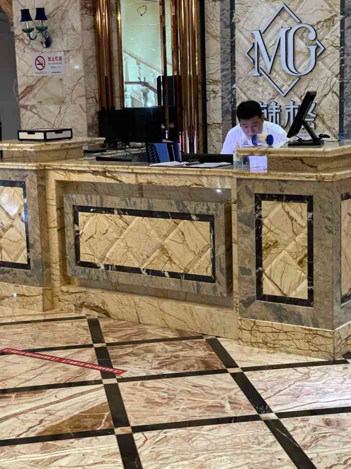 mg魅格ktv(吴中路店)-"包了很大的厅 主要做人气的吧 人不是很多.