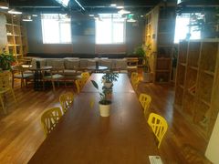 大堂-新华里咖啡书吧(新华书店小寨店)