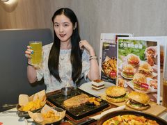 -必胜客(东大桥店)