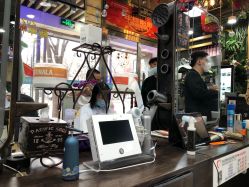 -阿兵荣辉美容理发有限公司
