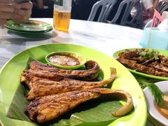 -明记烧鱼美味店