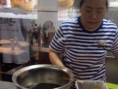 -卤校长老火锅(杨家坪直营店)