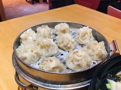 蛋黄鲜肉烧麦-真真鲜馄饨店(启蒙路店)