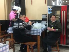大堂-潘国仙耳光馄饨(黄家阙路店)