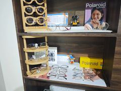 -诺柯视眼镜-蔡司依视路官方工厂店(淞南一店)