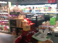 -中百仓储超市有限公司(越秀星汇维港店)