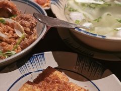 -Cuc Gach Quan Restaurant