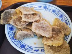 老北京炸灌肠-门框胡同百年卤煮(新街口店)