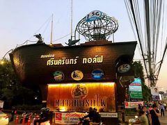 -席娜卡琳火车铁道夜市