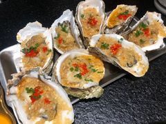 -何妹湿辣牛肉·粤式烧烤砂煲(桂雅路店)