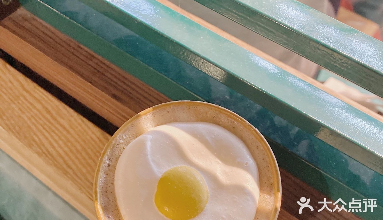 火遍全网麦当劳太阳蛋拿铁☕️只要八元‼️