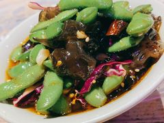-老街烧烤大排档·地道湖北菜·龙虾馆(汉口火车站店)