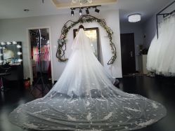 -雪莉美妆婚纱馆