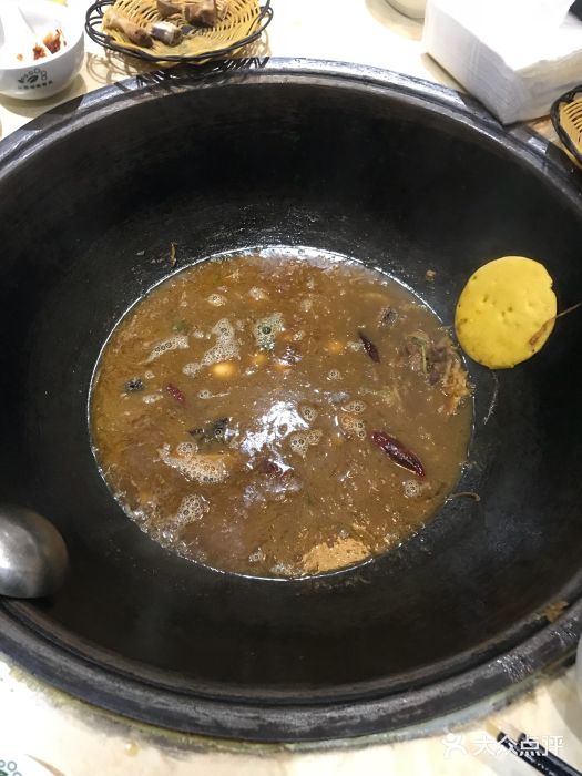 老东北铁锅炖(姚庄店)排骨炖酸菜图片