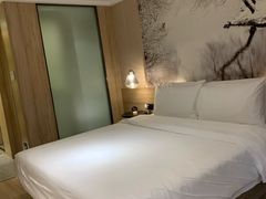 -杭州西湖湖滨银泰亚朵酒店