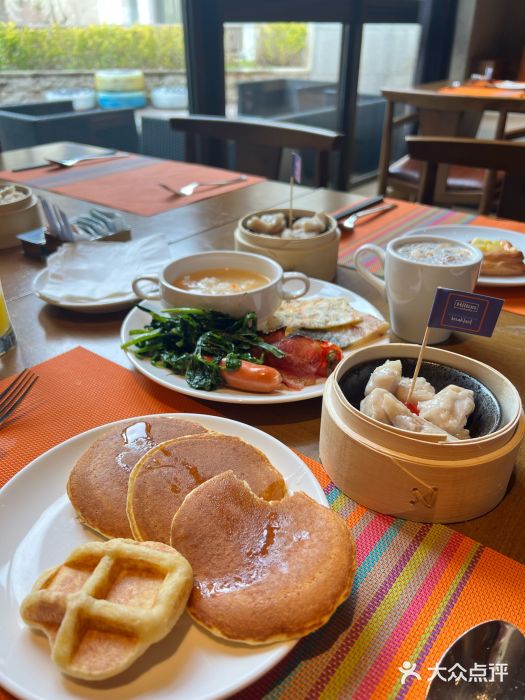 九寨鲁能希尔顿度假酒店·開图片