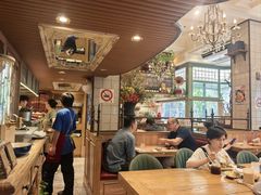 -玛格萝妮比萨屋(四平店)