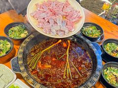 -三道苗苗鱼·美蛙黄辣丁(八里店)