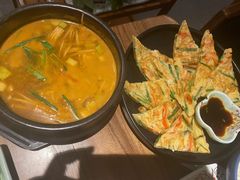 -明洞阿姨·韩式酱蟹烤肉·创意料理(三元桥店)