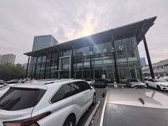 -杭州中升之星奔驰4S店(滨江店)