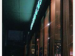 门面-星巴克臻选(深圳龙华红山天虹店)