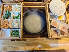 -勺子米线·云南传统小吃市集(四方街店)