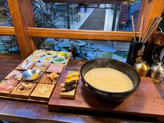 -银米·云南传统过桥米线(双廊黑金冠店)