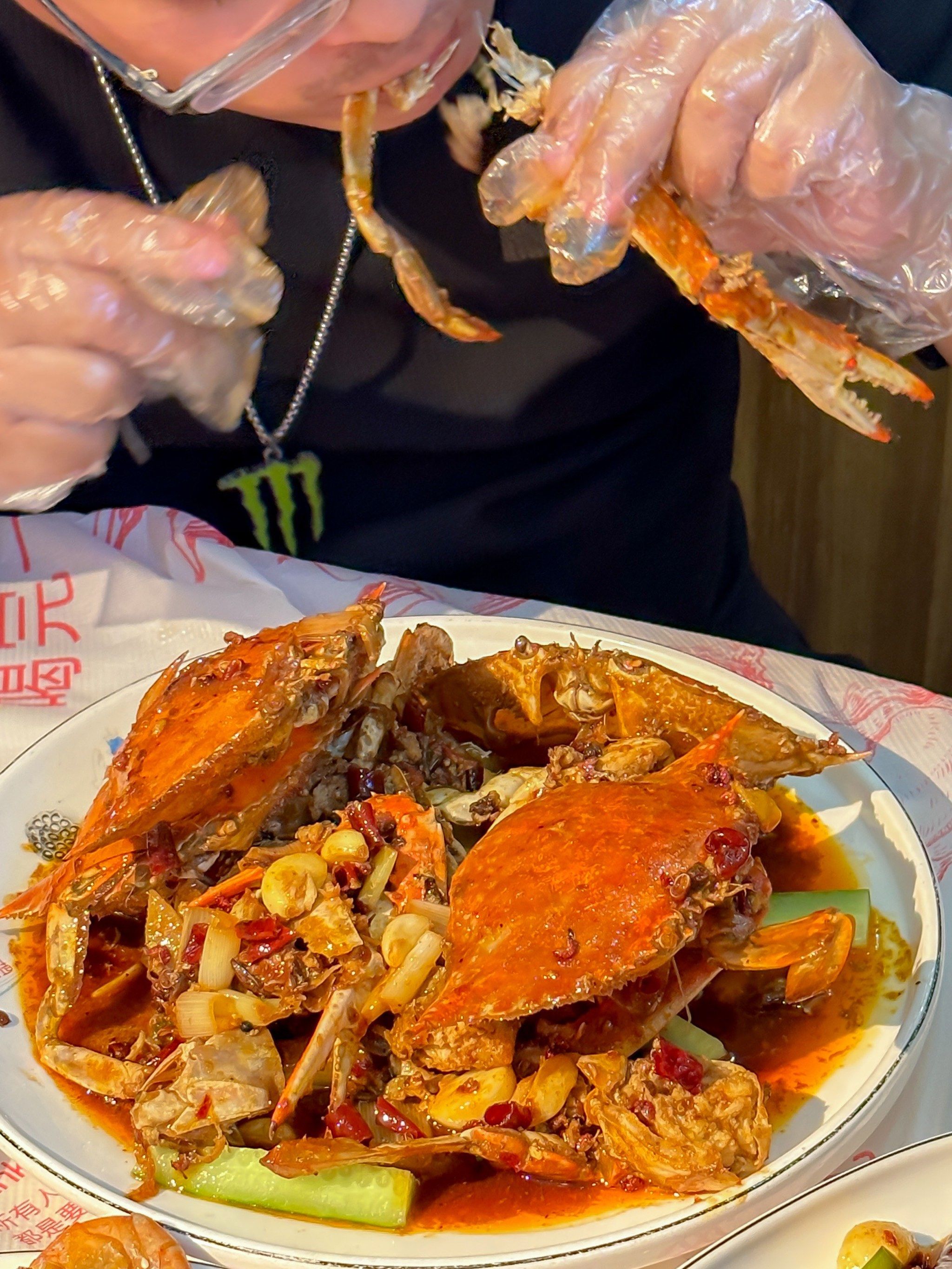 这螃蟹腿再长一长都快赶上我胳膊长了