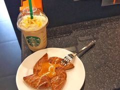 蜜香凤梨拿铁-星巴克(宁波江东天伦店)