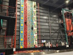 -极限PLAY运动娱乐新世界·团建派对潮玩休闲馆·室内蹦极高空游乐园