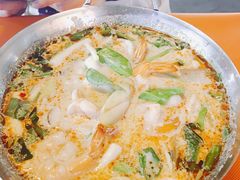 -席娜卡琳火车铁道夜市