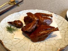 脆皮乳鸽-新荣记(BFC外滩金融中心店)