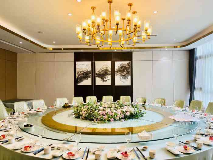 喜唐大酒楼(巴国城店)-"位置挺好找的,就是巴国城入口右侧,外观看.